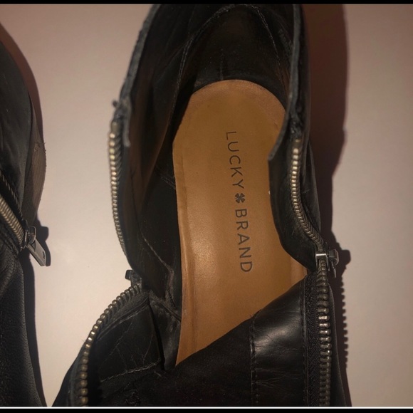 Lucky Basil Black Booties - Picture 4 of 8